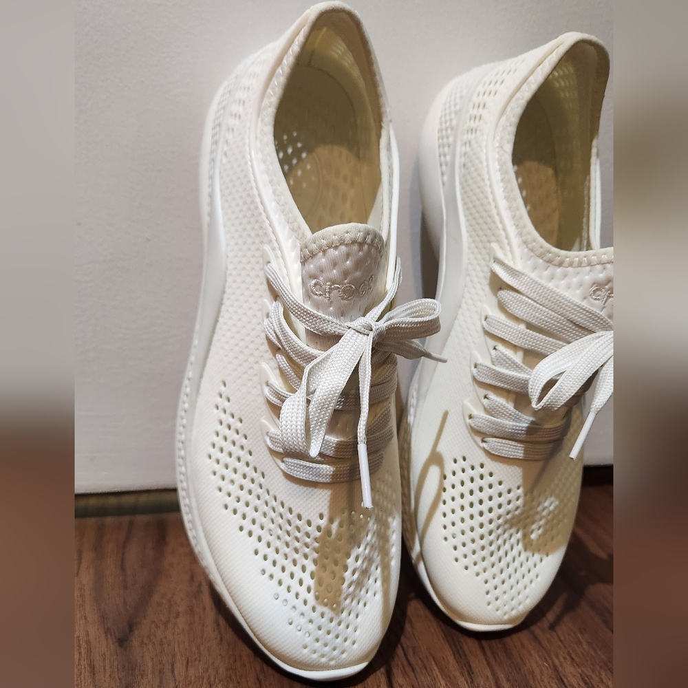 Women's Crocs LiteRide 360 Sneakers, Size 11 - Picture 3 of 15